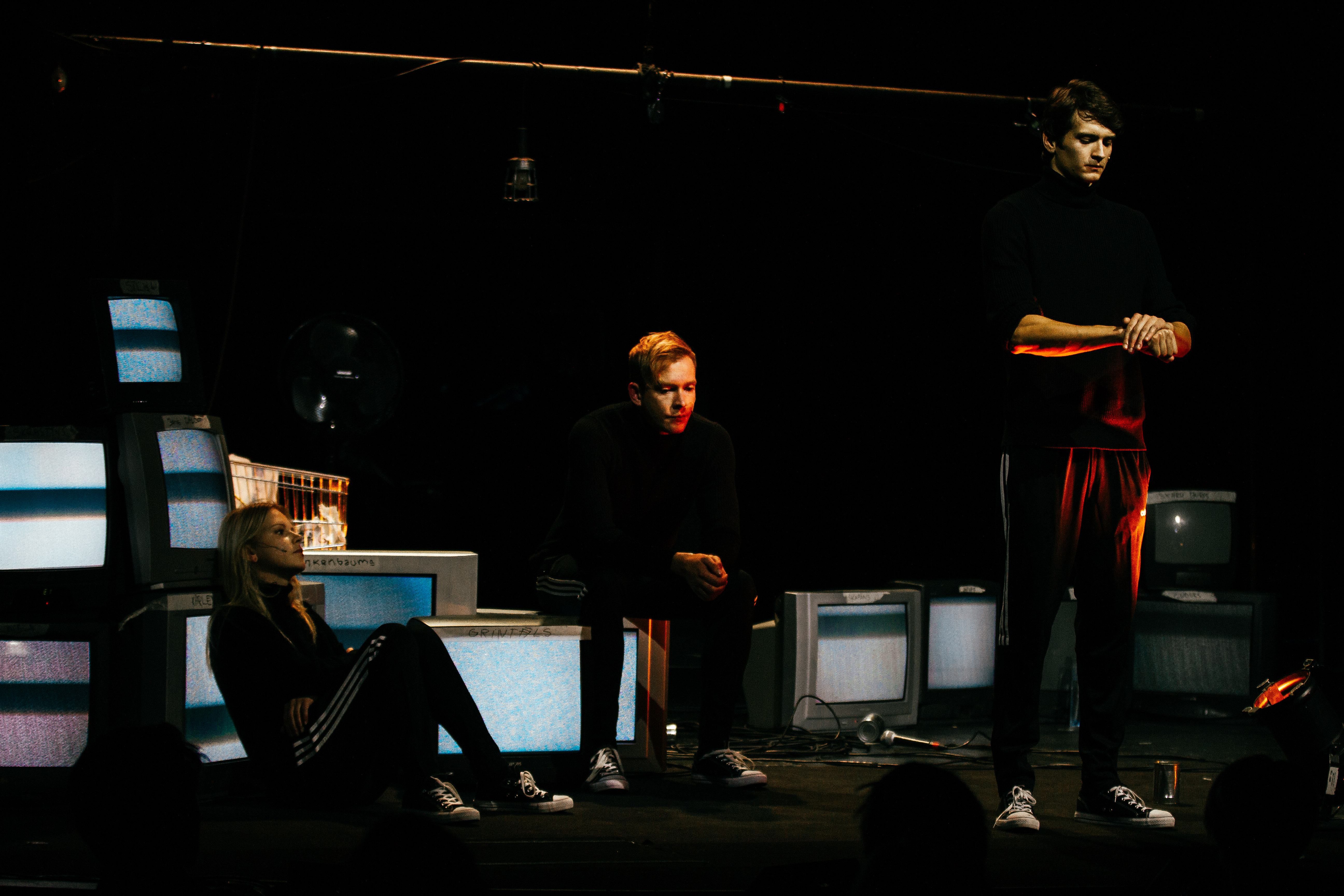 Skats no Latvijas Leļļu teātra izrādes "Nāve ēnā" (2020, rež. Rūdolfs Apse) // Publicitātes foto